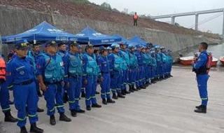 重庆大巴车坠江